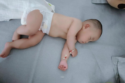 嘉兴宝宝积食发烧怎么处理